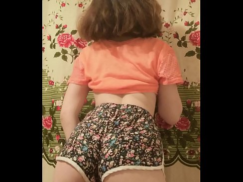 ❤️ Tânără sexy care se dezbracă de pantaloni scurți în fața camerei de filmat ❤️ at porn ro.desixxxtube.ru ❤