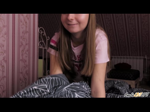 ❤️ Blondina îi suge adânc prietenei ei și primește spermă în gură ❤️ at porn ro.desixxxtube.ru ❤